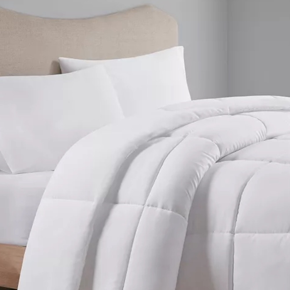 # SOLD #
King size reversible comforter in light grey/white